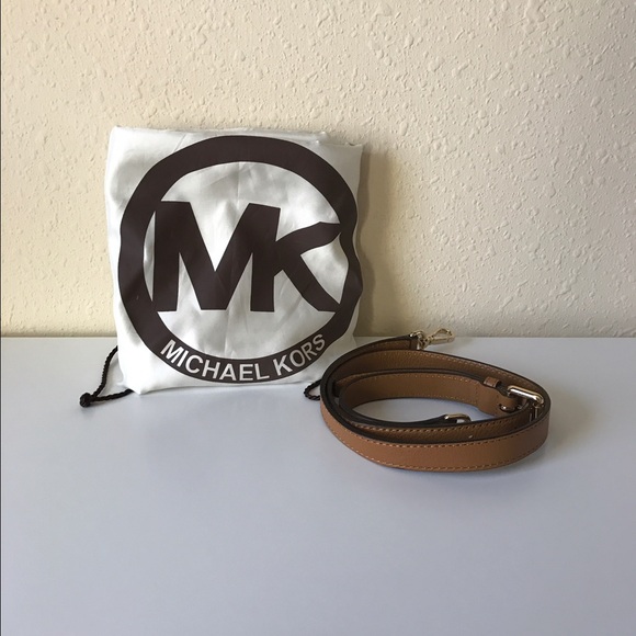 Michael Kors Purse - Picture 4 of 7